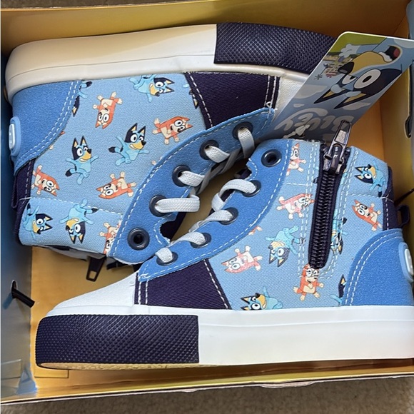 BRAND NEW W/TAGS AND BOX TODDLER BOYS BLUEY HIGH TOP SNEAKERS - Picture 3 of 6